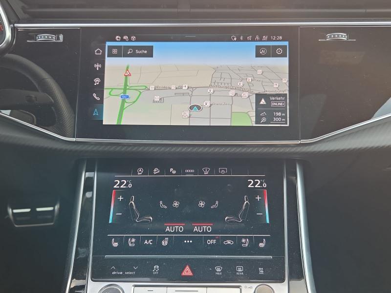 Audi Q8 S line – image 6 of 21