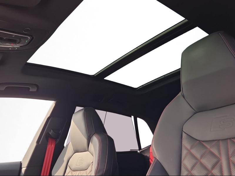 Audi Q8 S line – image 10 of 21