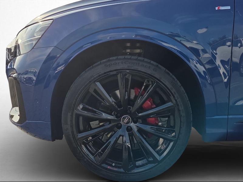 Audi Q8 S line – image 13 of 21