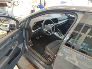 Volkswagen Golf Active – Bild 6 von 8