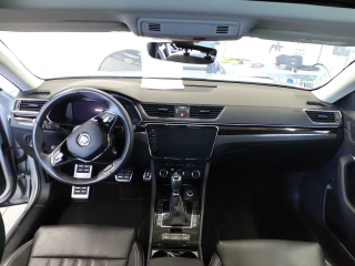 Škoda Superb – image 7 of 8