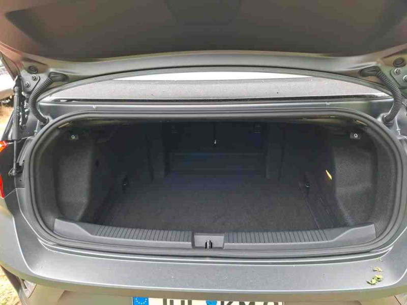 Volkswagen T-Roc Cabriolet R-Line – Bild 8 von 8