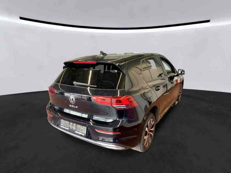 Volkswagen Golf Active – Bild 2 von 8