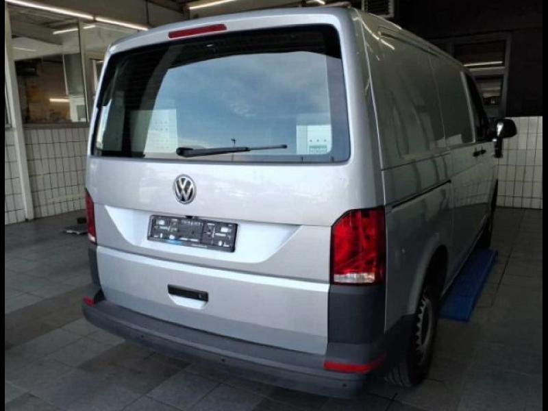 Volkswagen T6.1 Transporter BlueMotion – image 3 of 7