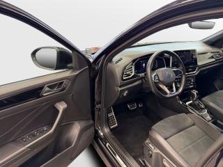 Volkswagen T-Roc R-Line – image 13 of 16