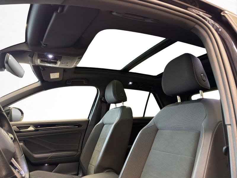 Volkswagen T-Roc R-Line – Bild 10 von 16