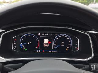 Volkswagen T-Roc R-Line – image 9 of 15