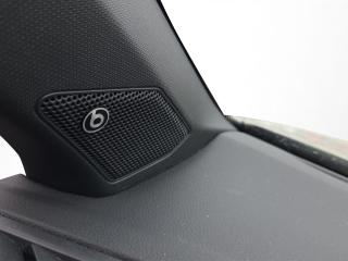 Volkswagen T-Roc R-Line – image 11 of 15
