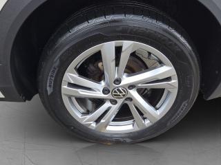 Volkswagen T-Roc R-Line – image 12 of 15