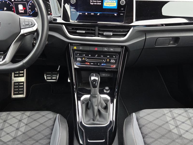 Volkswagen T-Roc R-Line – image 7 of 15