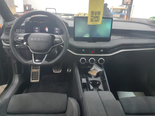 Škoda Superb Sportline – image 4 of 7