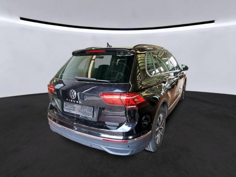 Volkswagen Tiguan LIFE – image 2 of 2