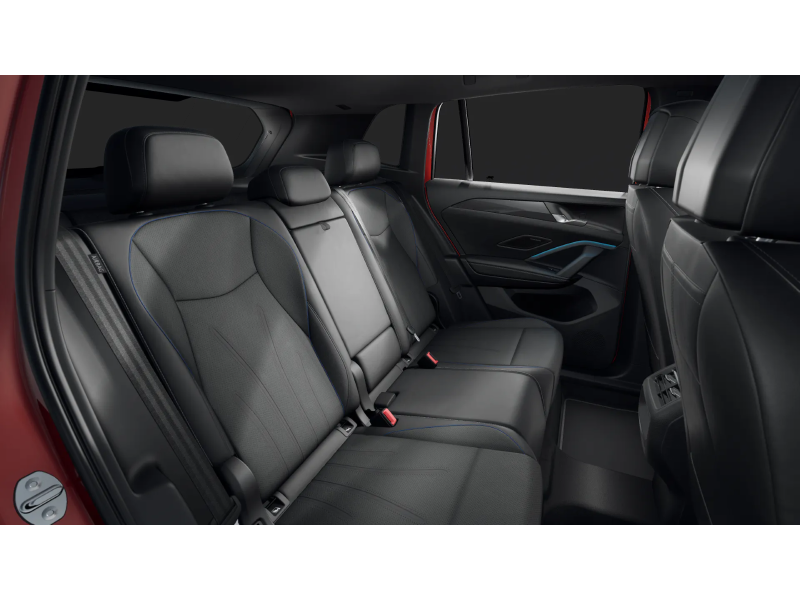 Volkswagen Tiguan R-Line – image 13 of 14